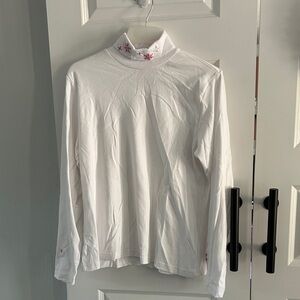 Quacker Factory pink snowflake embroidered Turtleneck‎ size large